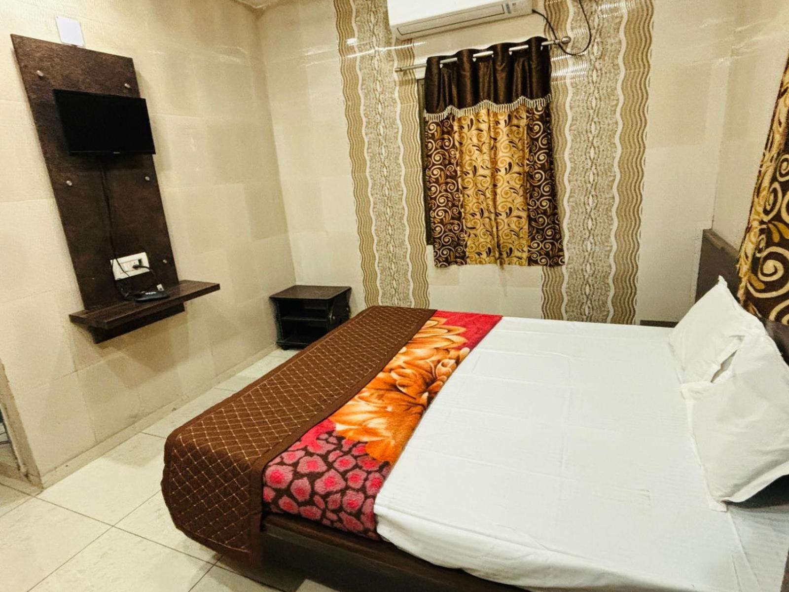 Hotel Shree Nath - 200 Meters From Dwarkadhish Temple Esterno foto